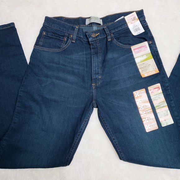 Wrangler Other - Wrangler 4-way Flex Regular Fit Jeans